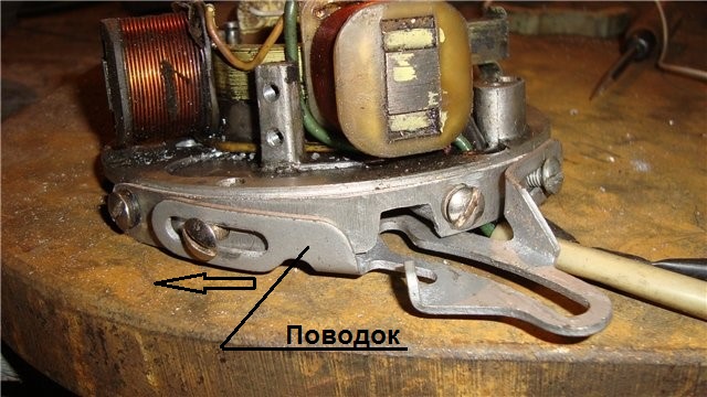 Стреляет в карбюратор