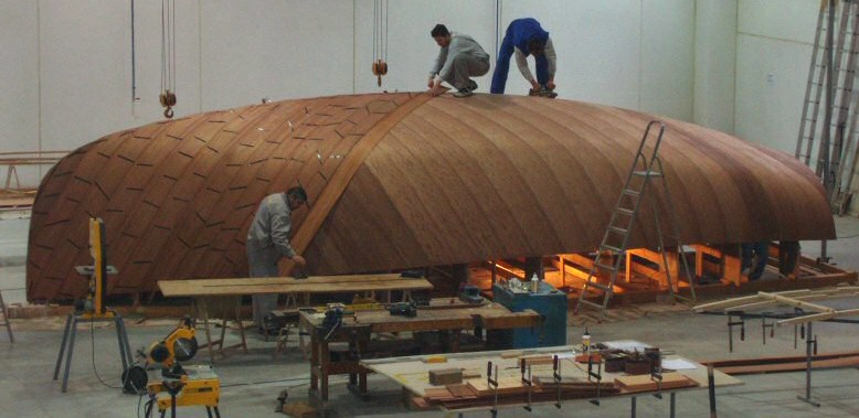 005 Second layer of mahogany veneer.JPG