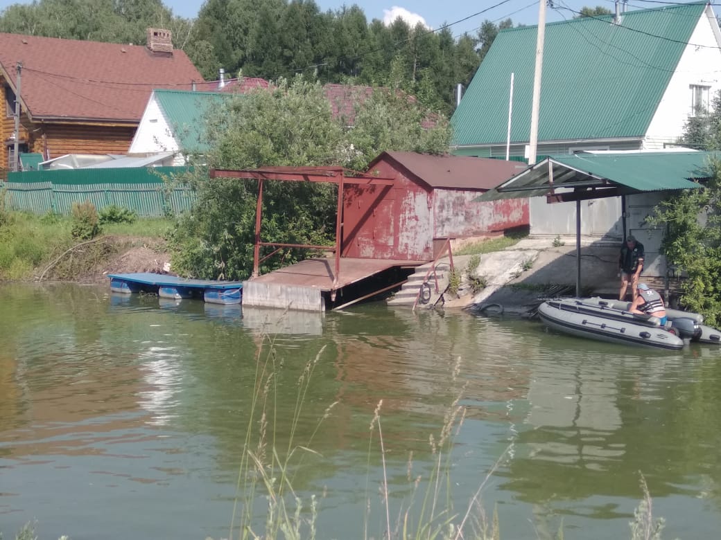 Гараж на воде