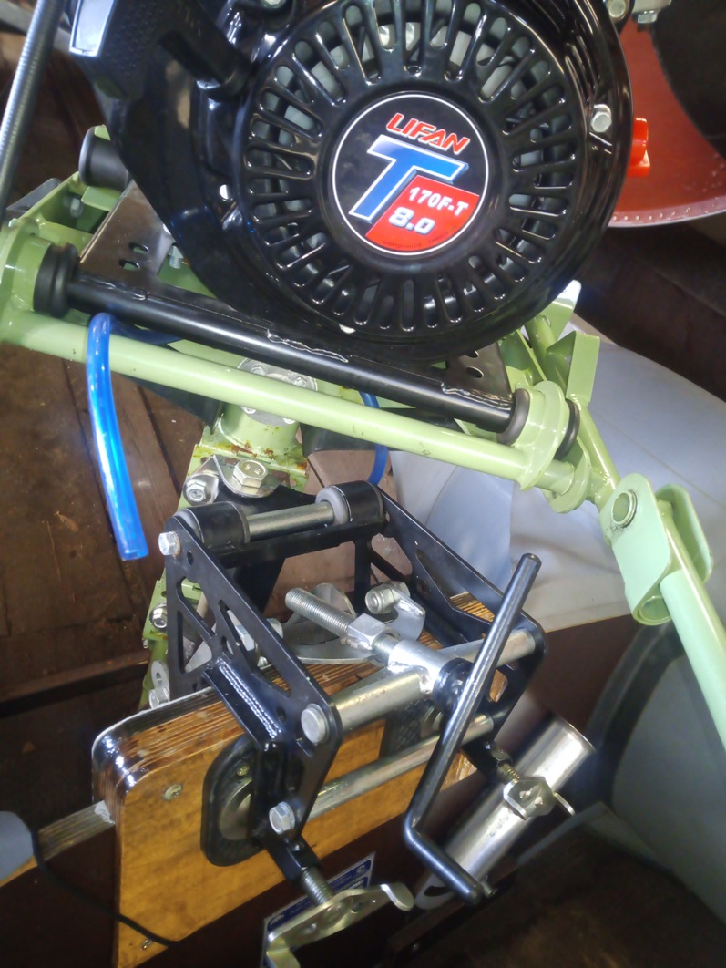 272227
